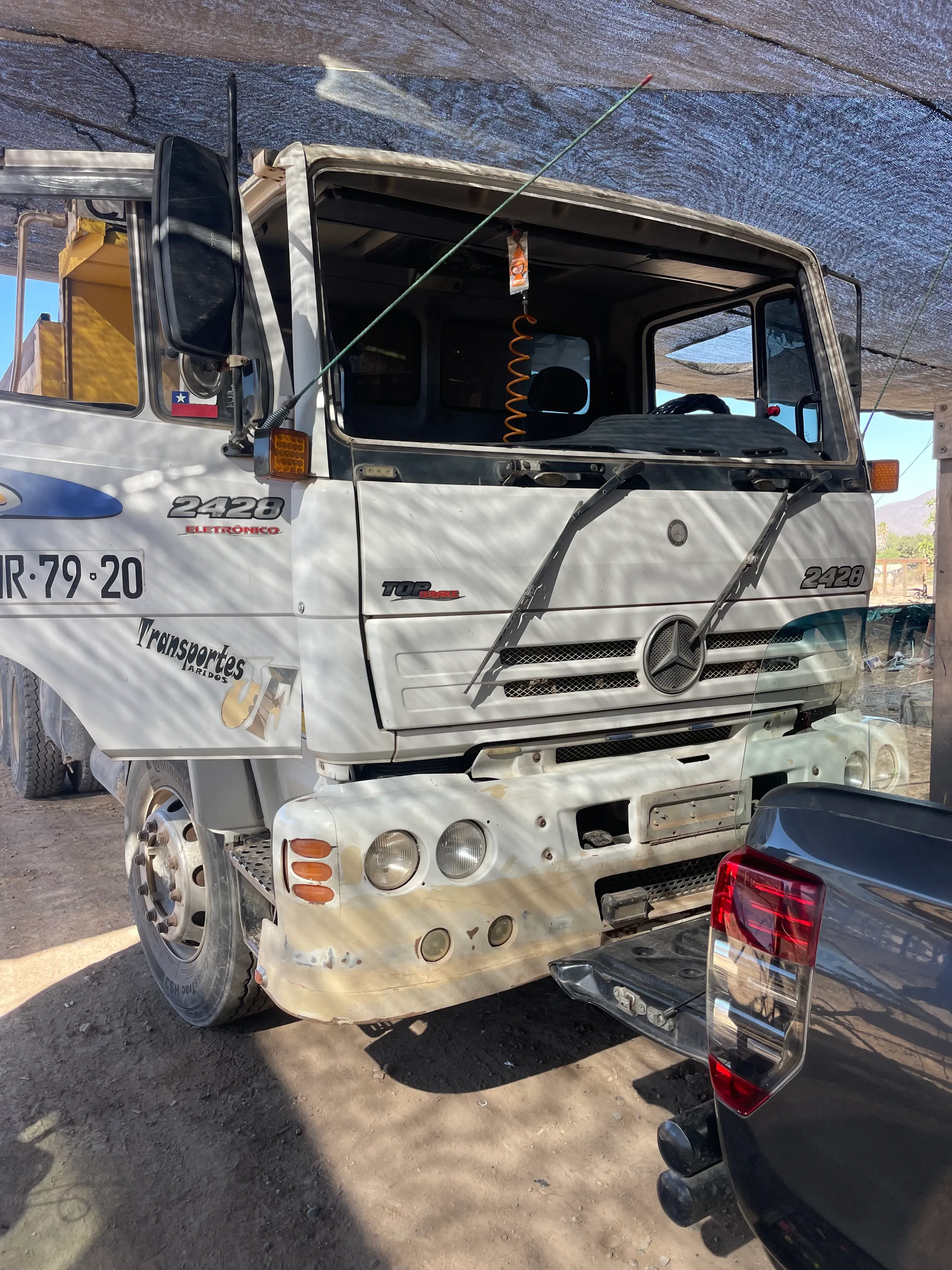 Coche dañado antes de la reparación
